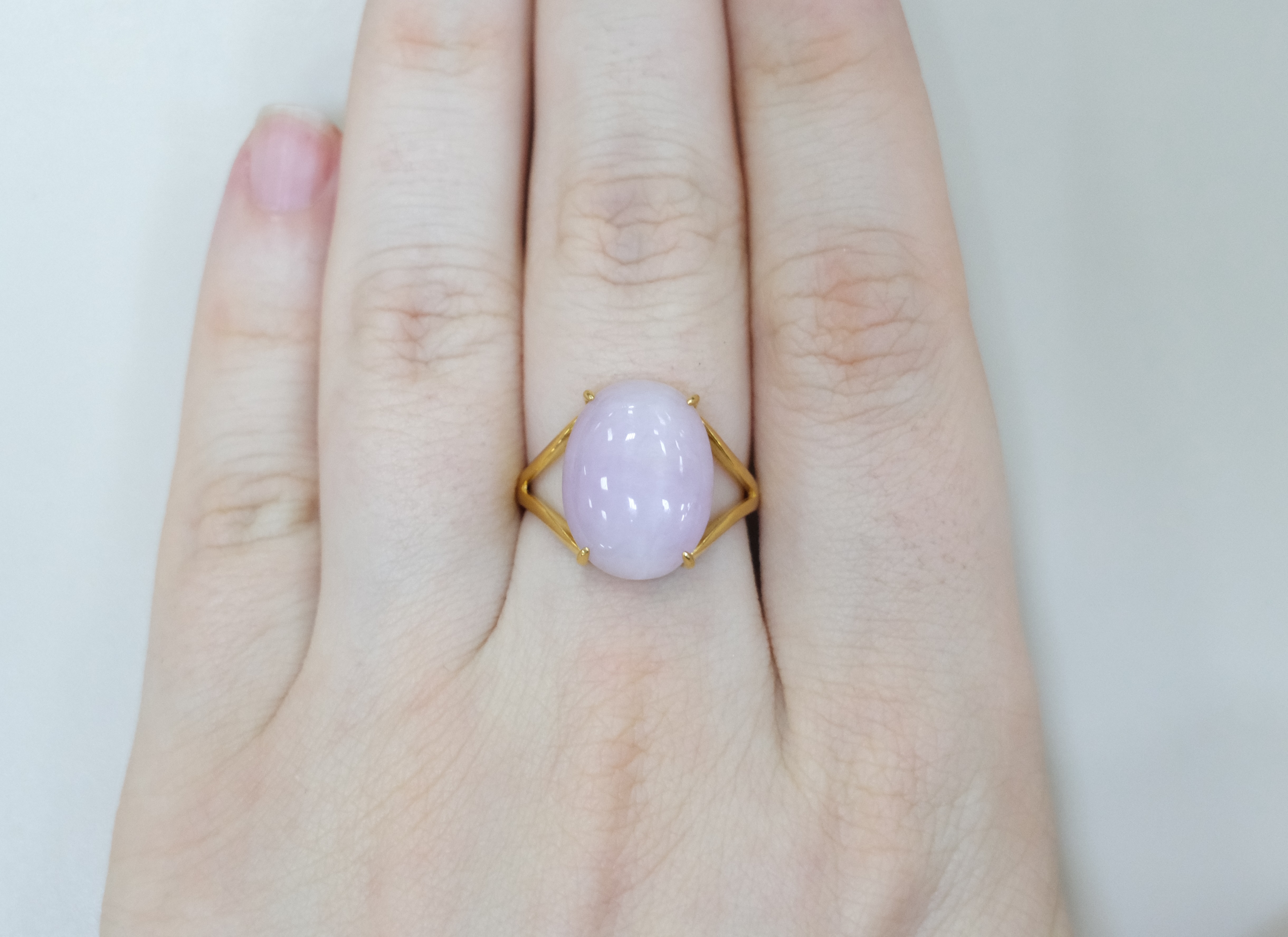 Серебряное кольцо с кунцитом